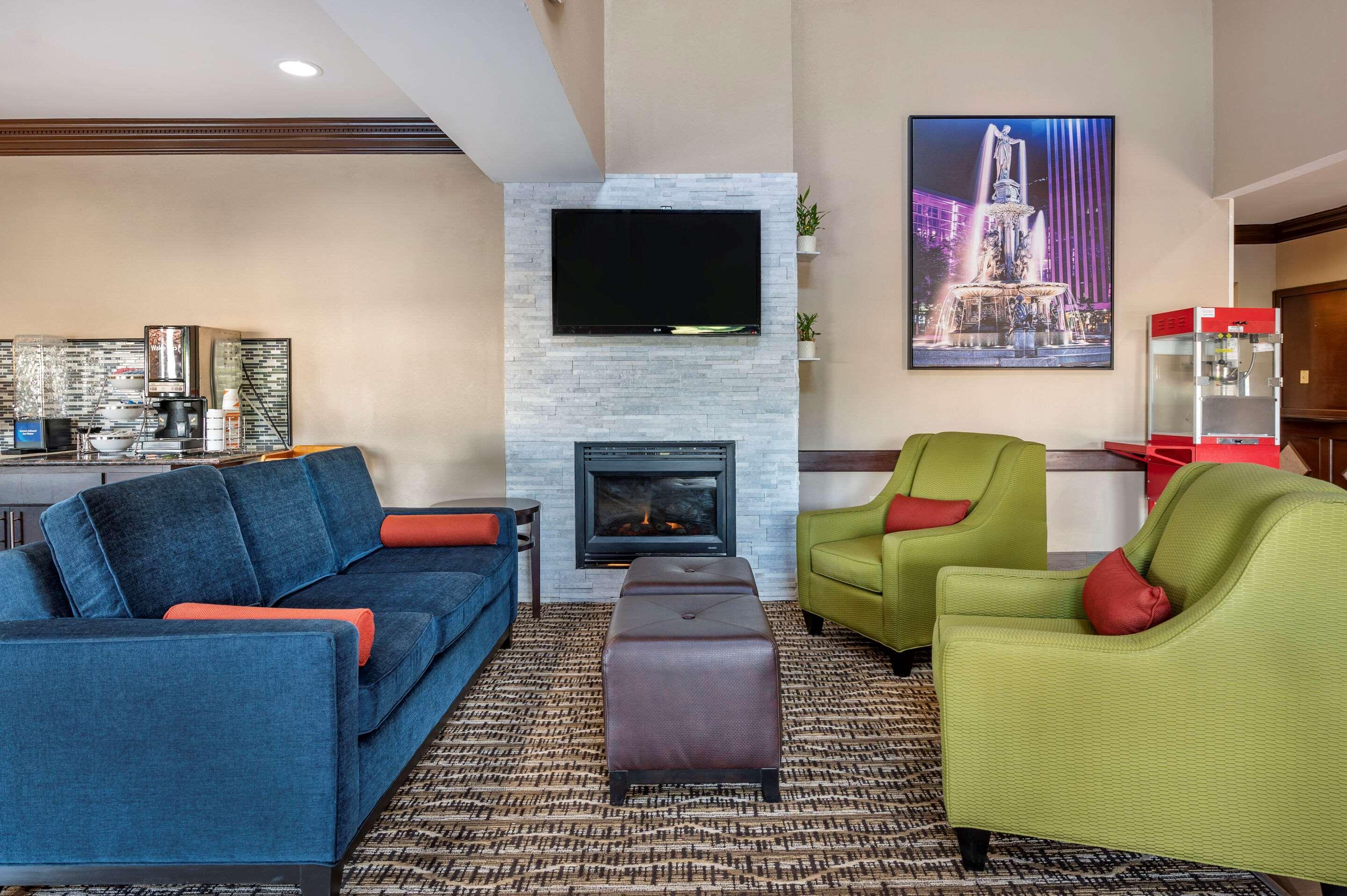 Comfort Inn & Suites Синсинати Екстериор снимка