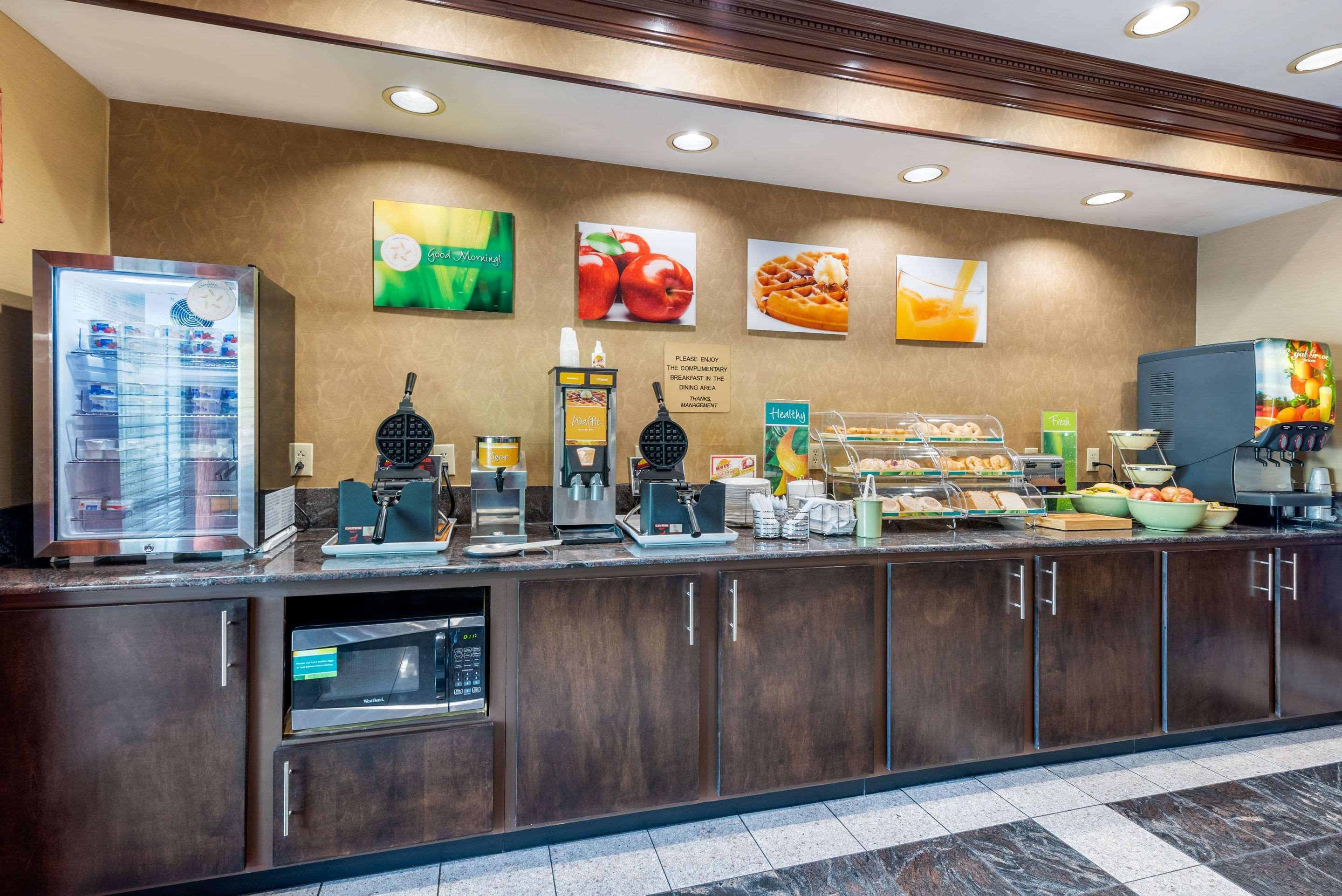 Comfort Inn & Suites Синсинати Екстериор снимка