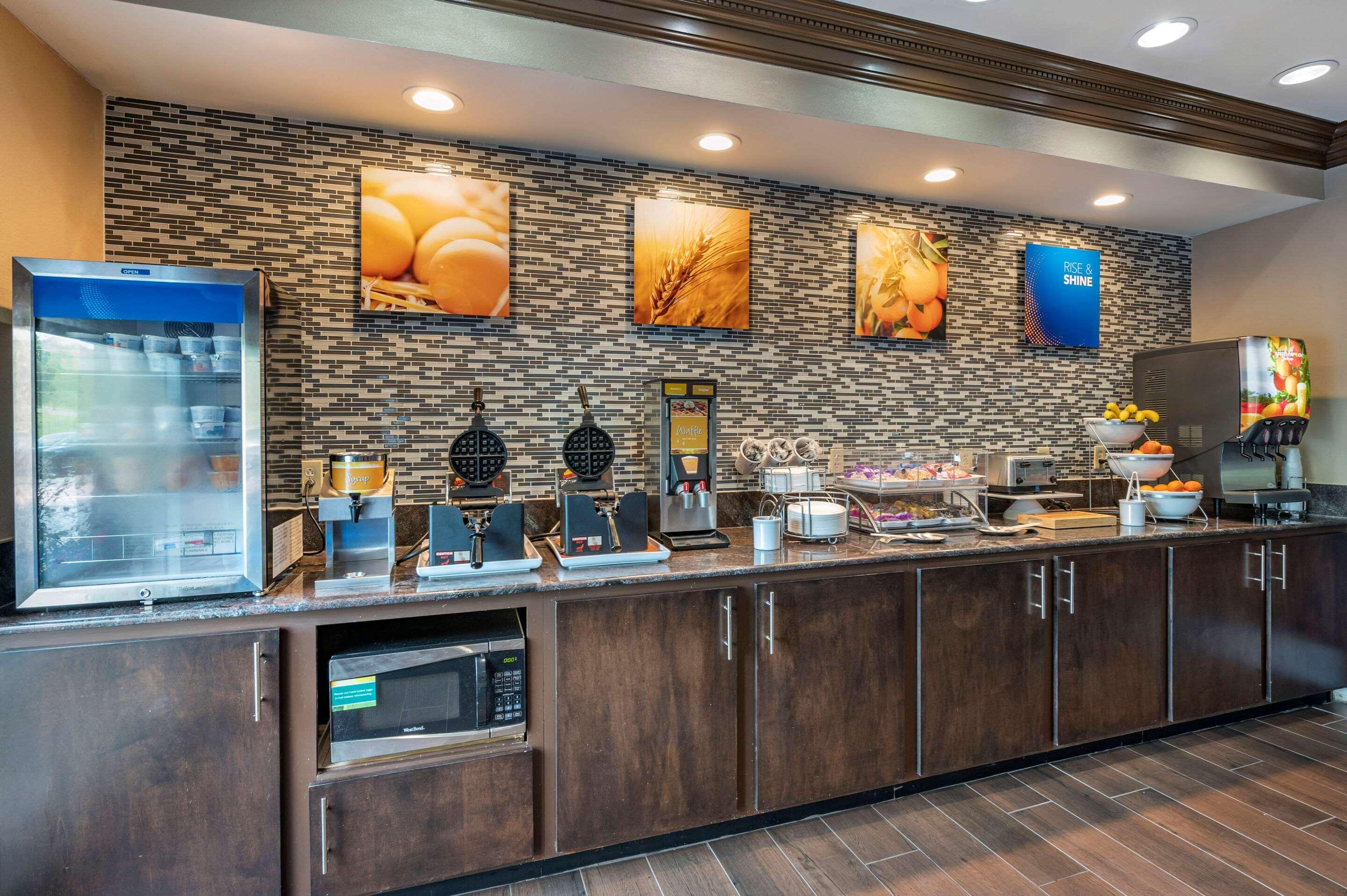 Comfort Inn & Suites Синсинати Екстериор снимка