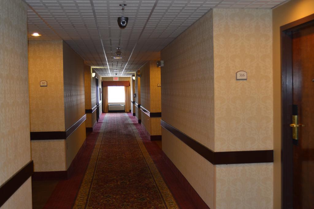 Comfort Inn & Suites Синсинати Екстериор снимка